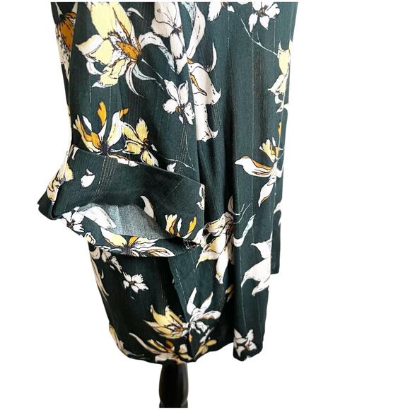 Knot Sisters Orchid Floral Button Front Shirt Short Sleeve Green Size Medium NWT - Picture 6 of 11